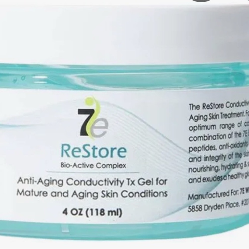 White and Green Moisturizing Gel for Skincare